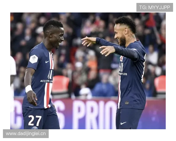 罗德里与坎特：防守覆盖范围及中场屏障作用对比分析