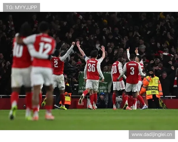 阿森纳连胜背后崩盘风险显现,攻守表现波动对赛季稳定性带来考验