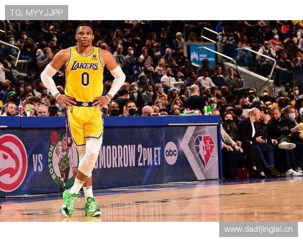 内特·阿奇博尔德突破能力提升助力球队关键时刻得分结构优化