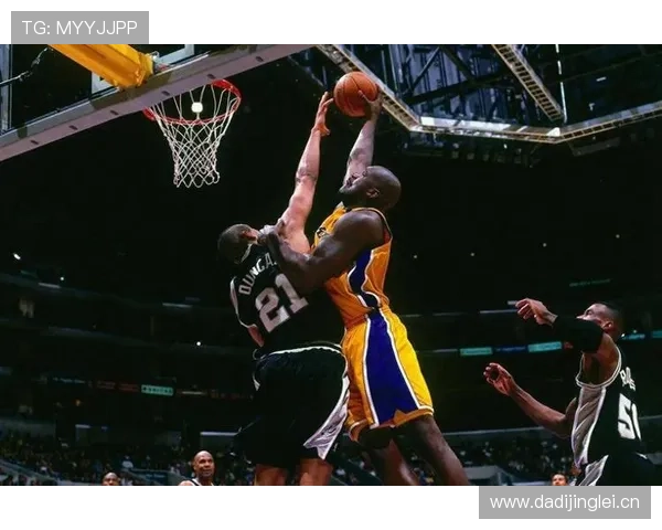 奥尼尔背身单打统治内线，胜过约基奇篮下效率